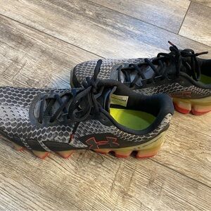 Men’s Under Armour Scorpion Running Shoes Size 11